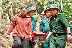 T&igrave;m thấy h&agrave;i cốt liệt sĩ L&ecirc; Tước, nh&acirc;n vi&ecirc;n B&aacute;o Cứu Quốc