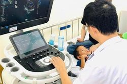 Kh&aacute;m s&agrave;ng lọc tim bẩm sinh cho 2.251 trẻ em