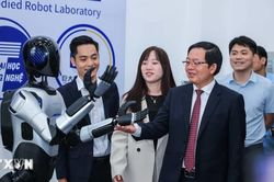 Đại học Quốc gia H&agrave; Nội cần ti&ecirc;n phong giải quyết c&aacute;c b&agrave;i to&aacute;n lớn của đất nước