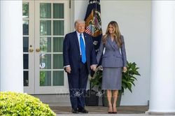 Bầu cử Mỹ: Tổng thống Donald Trump bỏ phiếu sớm tại Florida