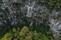 Chuy&ecirc;n gia 20 năm đi rừng: Hố sụt mới ph&aacute;t hiện ở Phong Nha - Kẻ B&agrave;ng l&agrave; một 'b&agrave;i to&aacute;n kh&oacute;'