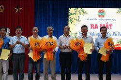 Phường Điện B&agrave;n Đ&ocirc;ng ra mắt Chi hội N&ocirc;ng d&acirc;n nghề nghiệp Hoa mai v&agrave;ng