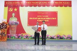 C&ocirc;ng bố Quyết định của Ban Thường vụ Tỉnh ủy về c&ocirc;ng t&aacute;c c&aacute;n bộ.