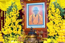 Trang nghi&ecirc;m Lễ tưởng niệm 5 năm ng&agrave;y Đức Đệ tam Ph&aacute;p chủ - Đại l&atilde;o H&ograve;a thượng Th&iacute;ch Phổ Tuệ vi&ecirc;n tịch