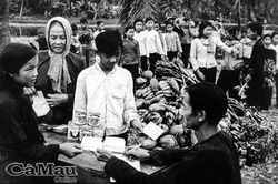Khúc tráng ca dưới làn đạn