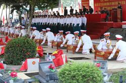 Chiến dịch 500 ng&agrave;y đ&ecirc;m: Đ&atilde; đạt 51,59% chỉ ti&ecirc;u t&igrave;m kiếm, quy tập h&agrave;i cốt liệt sĩ