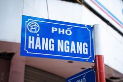 Phố Hàng Ngang ngày xưa bán gì?