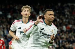 Mbappe bị tố ph&oacute;ng đại th&agrave;nh t&iacute;ch để chạy đua Quả b&oacute;ng v&agrave;ng