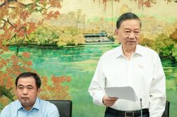 Tổng B&iacute; thư, Chủ tịch nước T&ocirc; L&acirc;m: Bỏ giấy ph&eacute;p nhưng kh&ocirc;ng được bỏ trống tr&aacute;ch nhiệm quản l&yacute;
