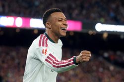 Mbappe lập c&uacute; đ&uacute;p, Real đ&aacute;nh bại Barca ngay tại Camp Nou
