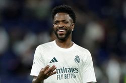 Vinicius cười nhạo Barcelona