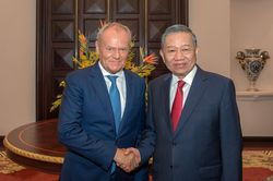 Tổng B&iacute; thư, Chủ tịch nước T&ocirc; L&acirc;m tiếp Thủ tướng Ba Lan Donald Tusk