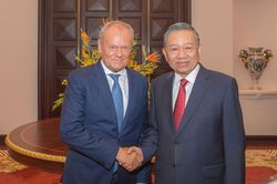 Tổng B&iacute; thư, Chủ tịch nước T&ocirc; L&acirc;m tiếp Thủ tướng Ba Lan Donald Tusk