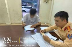 Bốc đầu xe m&aacute;y, nam sinh 16 tuổi bị đề nghị phạt 9,25 triệu đồng, tịch thu xe