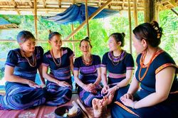Giữ mạch nguồn d&acirc;n ca Hr&ecirc;