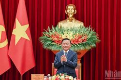 [Ảnh] Thường trực Ban B&iacute; thư Trần Cẩm T&uacute; tiếp Đo&agrave;n c&aacute;n bộ l&atilde;nh đạo trẻ Đảng Nh&acirc;n d&acirc;n Campuchia (CPP)