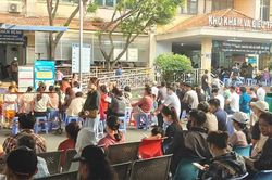 Bao giờ hết cảnh chen ch&uacute;c?