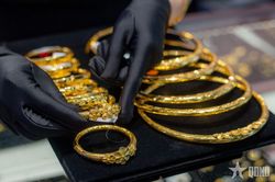 Gi&aacute; v&agrave;ng h&ocirc;m nay (chiều 26-10): V&agrave;ng miếng DOJI giảm 300.000 đồng/lượng