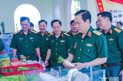 Lữ đo&agrave;n Vận tải 659 (Qu&acirc;n khu 9): Thực hiện c&oacute; hiệu quả c&aacute;c nhiệm vụ c&ocirc;ng t&aacute;c hậu cần, kỹ thuật