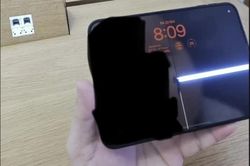 Chuyện g&igrave; xảy ra với iPhone Duo sau 20 lần gập v&agrave; sử dụng ​​trong v&ograve;ng 6 giờ?