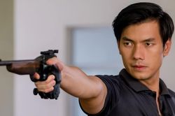 Nhan Ph&uacute;c Vinh h&oacute;a th&acirc;n th&agrave;nh xạ thủ Ho&agrave;ng Xu&acirc;n Vinh trong bộ phim lấy cảm hứng từ kỳ t&iacute;ch Huy chương V&agrave;ng Olympic