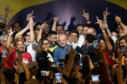 Brazil: Tổng thống Lula da Silva t&aacute;i đắc cử