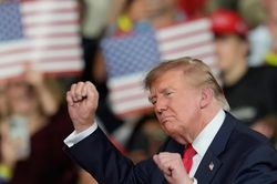 Th&aacute;i độ của Mỹ với Ukraine v&agrave; Iran c&oacute; thể đảo chiều nếu đảng của Tổng thống Trump thua bầu cử giữa kỳ