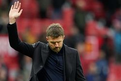MU họp khẩn về tương lai Carrick, Eddie Howe dẫn đầu danh s&aacute;ch thay thế
