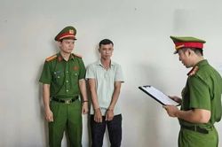 Giả danh ph&oacute; gi&aacute;m đốc, dựng chuyện mắc ung thư để lừa t&igrave;nh hơn 337 triệu đồng