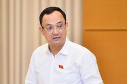 Kh&ocirc;ng n&ecirc;n để người d&acirc;n chỉ biết bị tạm ho&atilde;n xuất cảnh khi đến cửa khẩu