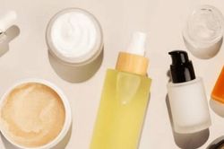 Quảng c&aacute;o mỹ phẩm g&acirc;y hiểu nhầm l&agrave; thuốc, bị phạt 75 triệu đồng