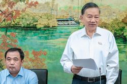 Tổng B&iacute; thư, Chủ tịch nước: Bỏ giấy ph&eacute;p nhưng kh&ocirc;ng được bỏ trống tr&aacute;ch nhiệm quản l&yacute;