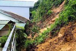Thời tiết ng&agrave;y 26/10: Bắc Bộ ng&agrave;y nắng, Tuy&ecirc;n Quang cảnh b&aacute;o lũ qu&eacute;t, sạt lở