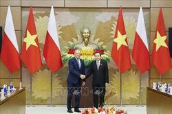 Chủ tịch Quốc hội Trần Thanh Mẫn hội kiến Thủ tướng Ba Lan