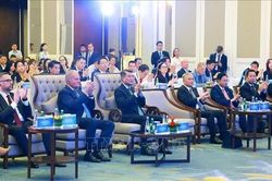 Thủ tướng L&ecirc; Minh Hưng v&agrave; Thủ tướng Donald Tusk dự Hội nghị b&agrave;n tr&ograve;n doanh nghiệp Việt Nam - Ba Lan