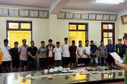 Ph&aacute;t hiện sới bạc tr&ecirc;n đồi rừng, tổ chức chơi theo ca v&agrave; thu ph&iacute;