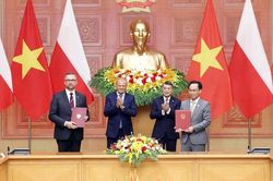Việt Nam - Ba Lan tăng cường hợp t&aacute;c gi&aacute;o dục đại học v&agrave; nghi&ecirc;n cứu khoa học