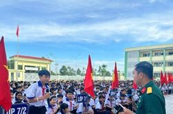 Tuy&ecirc;n truyền ph&aacute;p luật cho học sinh tuyến bi&ecirc;n giới tỉnh An Giang