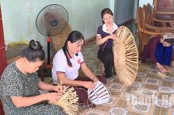 Từ nghị quyết của chi bộ đến sinh kế của người d&acirc;n