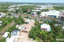 Dự &aacute;n cầu qua k&ecirc;nh Nguyễn Văn Tiếp tăng tốc thi c&ocirc;ng
