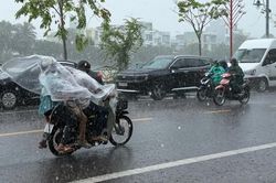Cảnh b&aacute;o gi&ocirc;ng, lốc, s&eacute;t, mưa đ&aacute; v&agrave; mưa lớn cục bộ ở khu vực ph&iacute;a Đ&ocirc;ng Gia Lai