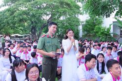 Phổ biến kiến thức an to&agrave;n tr&ecirc;n kh&ocirc;ng gian mạng cho học sinh Trường Li&ecirc;n cấp Hoa Sen