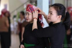 Xưởng may nhỏ g&oacute;p phần bảo tồn văn h&oacute;a truyền thống
