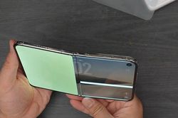 Mổ xẻ cụm bản lề iPhone Duo: Đ&acirc;u l&agrave; nguy&ecirc;n nh&acirc;n khiến m&agrave;n h&igrave;nh gập của Apple dễ nứt hỏng?
