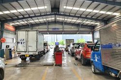 Xe vận tải thiếu, sai biểu trưng c&oacute; thể trượt đăng kiểm