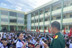 An Giang: Tuy&ecirc;n truyền ph&aacute;p luật cho 2.300 học sinh bi&ecirc;n giới