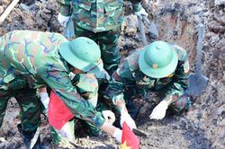 TP. Hồ Ch&iacute; Minh: Quy tập th&ecirc;m 10 h&agrave;i cốt liệt sĩ tại C&ocirc;ng vi&ecirc;n L&ecirc; Thị Ri&ecirc;ng