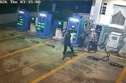 Bắt nhanh nh&oacute;m đối tượng 'nh&iacute;' cắt trộm d&acirc;y sạc VinFast