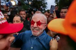 Tổng thống Brazil Lula da Silva với m&agrave;n lội ngược d&ograve;ng lịch sử