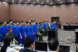 Những h&igrave;nh ảnh tại phi&ecirc;n t&ograve;a x&eacute;t xử Mr Pips Ph&oacute; Đức Nam v&agrave; 187 đồng phạm